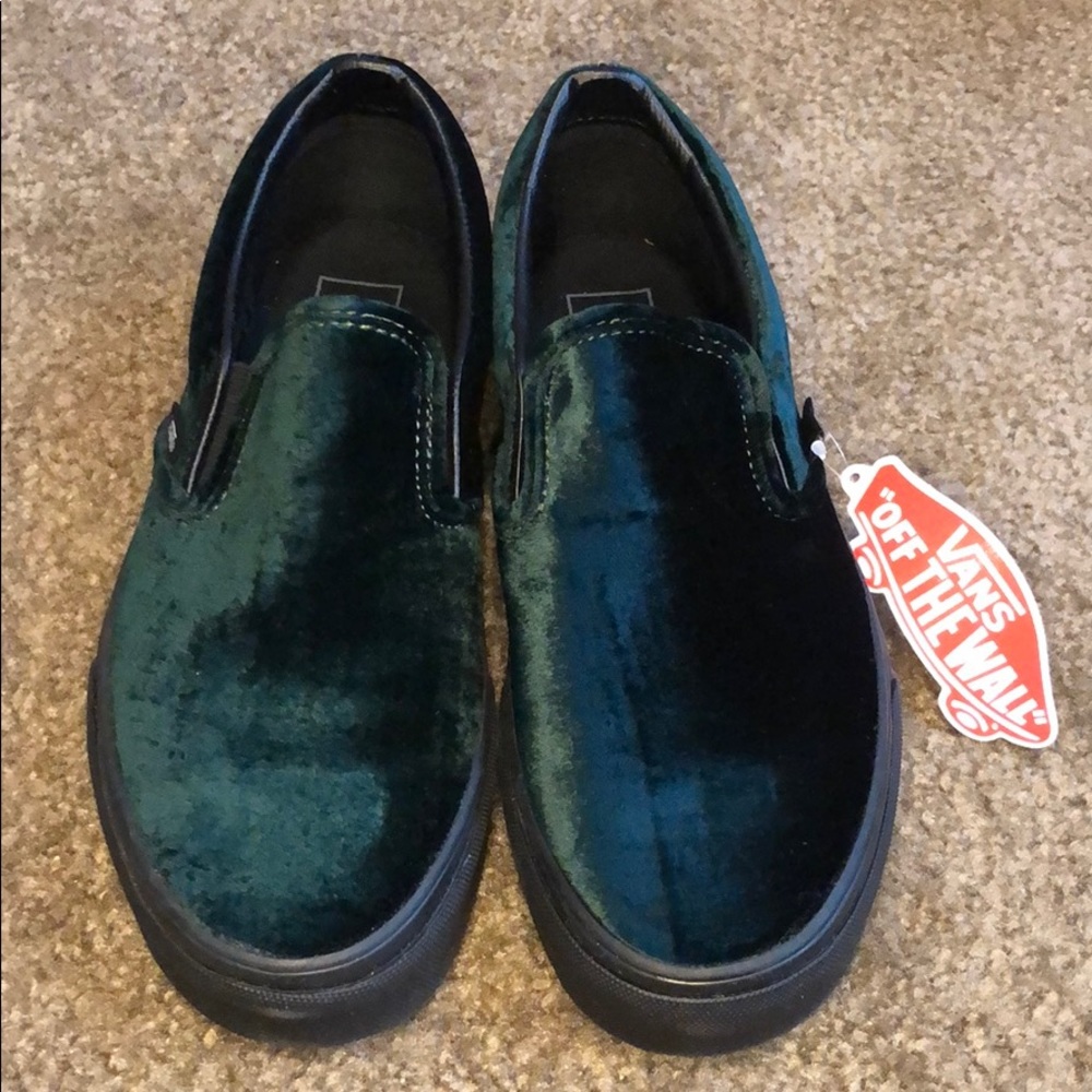 NEVER WORN! Vans Classic Slip-on velvet green!